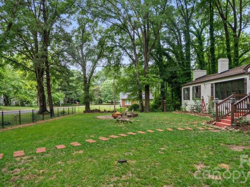 608 4th Avenue, Gastonia, NC 28052.  MLS# CAR4385881, YatesRealty ID 29296. 