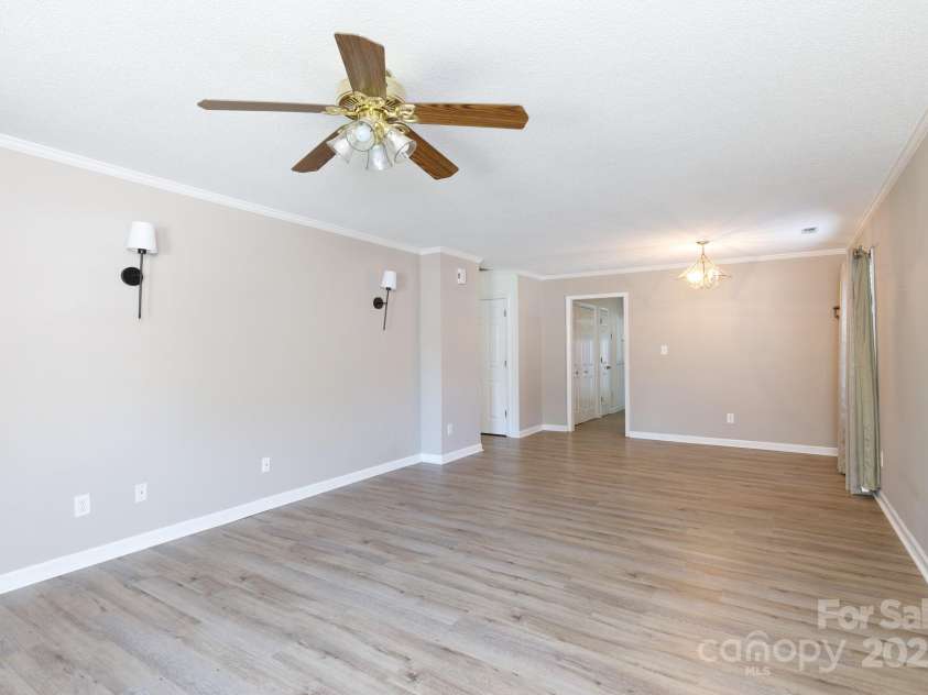 222 Pointe Circle, Rock Hill, SC 29732.  MLS# CAR4284654, YatesRealty ID 29297. 