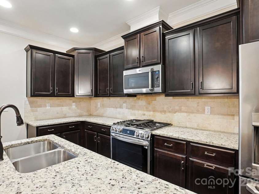 4128 La Crema Drive, Charlotte, NC 28214.  MLS# CAR4284944, YatesRealty ID 29298. 