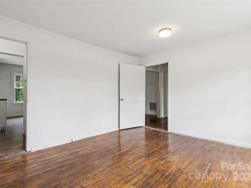 1208 Arch Street, Lancaster, SC 29720.  MLS# CAR4279275, YatesRealty ID 29299. Family Room