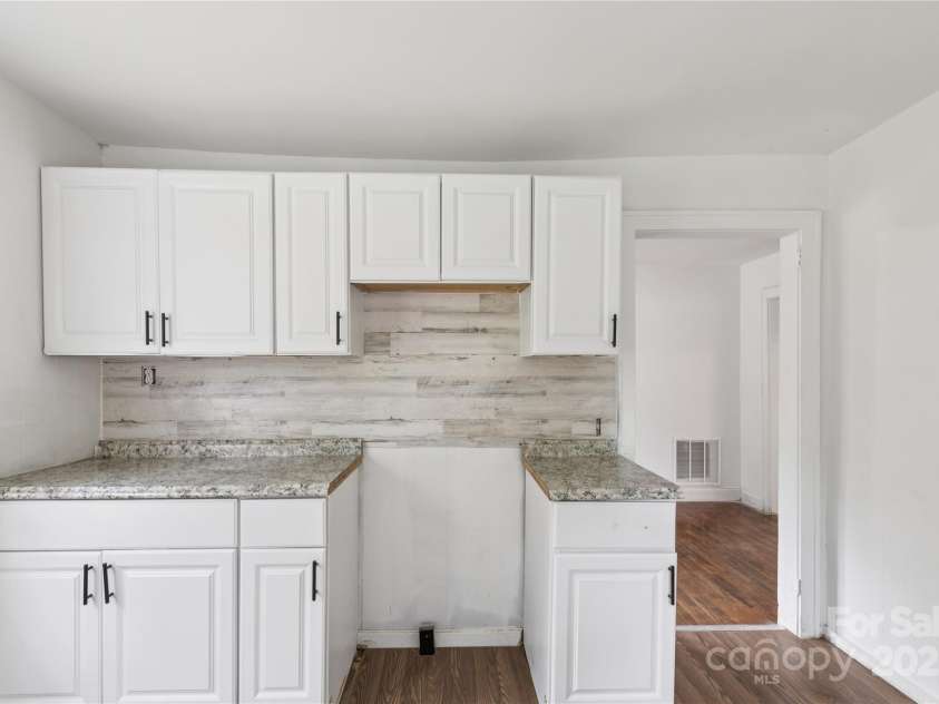 1208 Arch Street, Lancaster, SC 29720.  MLS# CAR4279275, YatesRealty ID 29299. Kitchen