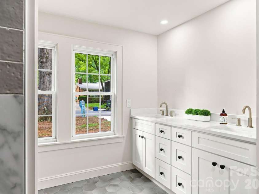 398 Park Road, Albemarle, NC 28001.  MLS# CAR4390113, YatesRealty ID 29299. 