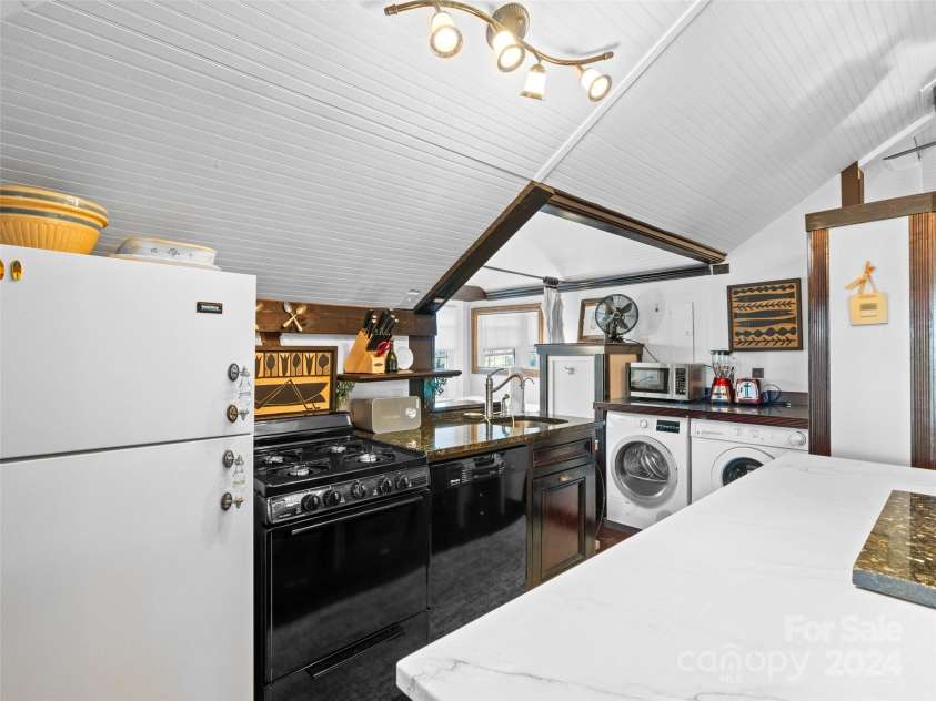 109 Liberty Street, Asheville, NC 28801.  MLS# CAR4203533, YatesRealty ID 293. 