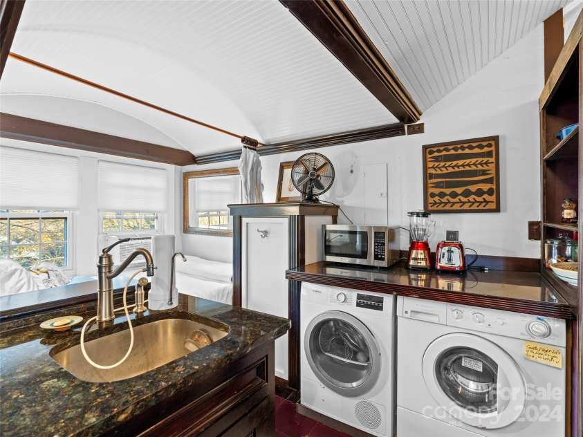 109 Liberty Street, Asheville, NC 28801.  MLS# CAR4203533, YatesRealty ID 293. 