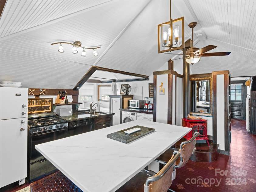 109 Liberty Street, Asheville, NC 28801.  MLS# CAR4203533, YatesRealty ID 293. 