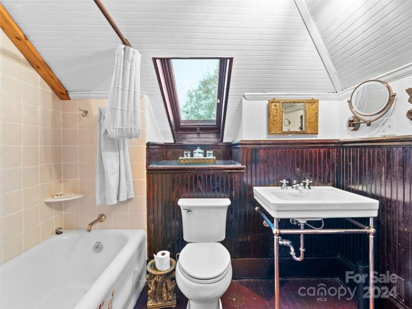 109 Liberty Street, Asheville, NC 28801.  MLS# CAR4203533, YatesRealty ID 293. 