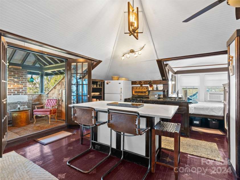 109 Liberty Street, Asheville, NC 28801.  MLS# CAR4203533, YatesRealty ID 293. 