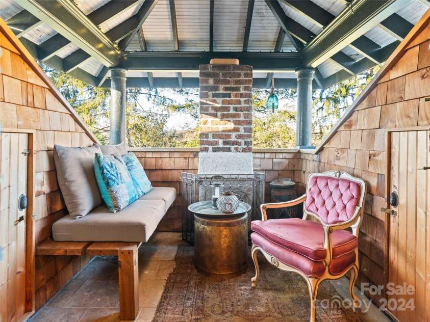 109 Liberty Street, Asheville, NC 28801.  MLS# CAR4203533, YatesRealty ID 293. 