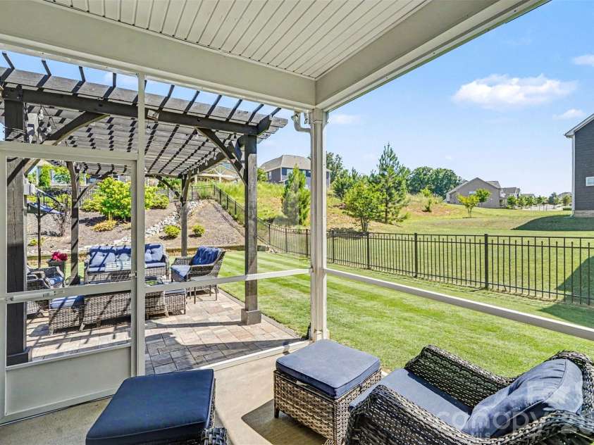 3024 Deep River Way, Waxhaw, NC 28173.  MLS# CAR4390406, YatesRealty ID 29300. 