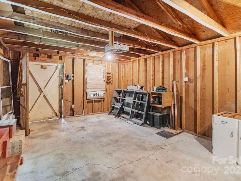 5914 Mt Holly Huntersville Road, Charlotte, NC 28216.  MLS# CAR4273144, YatesRealty ID 29300. 