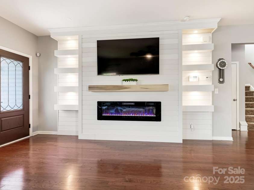 1292 Century Drive, Clover, SC 29710.  MLS# CAR4283928, YatesRealty ID 29301. 