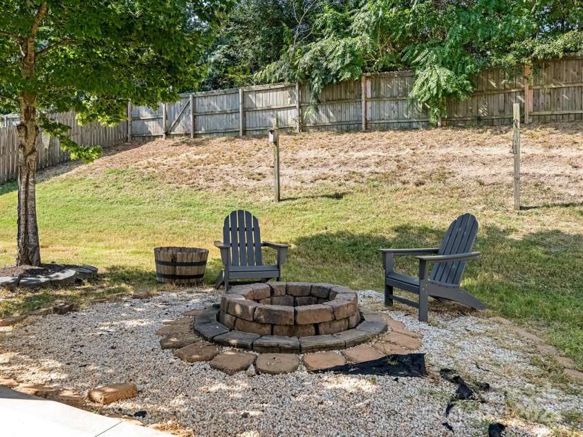 1292 Century Drive, Clover, SC 29710.  MLS# CAR4283928, YatesRealty ID 29301. 