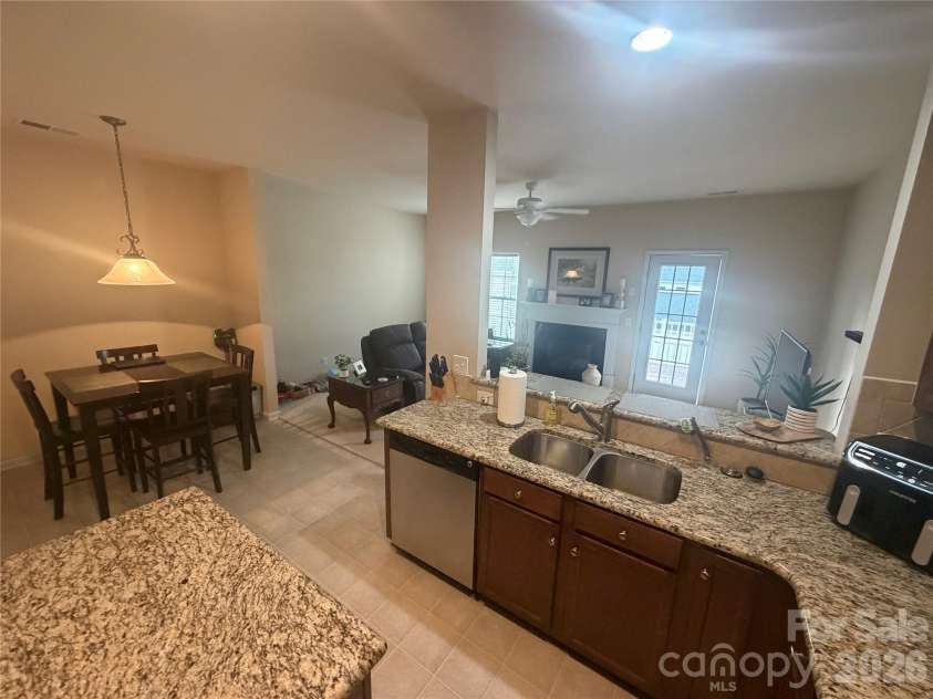 3147 Coventry Commons Drive, Charlotte, NC 28227.  MLS# CAR4390882, YatesRealty ID 29302. 