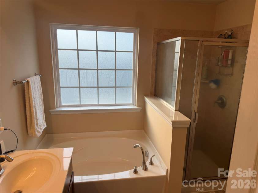 3147 Coventry Commons Drive, Charlotte, NC 28227.  MLS# CAR4390882, YatesRealty ID 29302. 