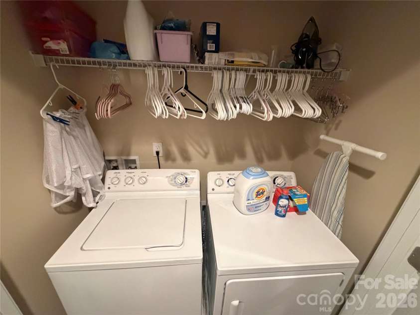 3147 Coventry Commons Drive, Charlotte, NC 28227.  MLS# CAR4390882, YatesRealty ID 29302. 
