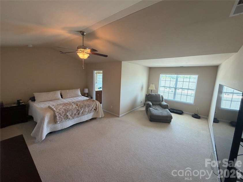 3147 Coventry Commons Drive, Charlotte, NC 28227.  MLS# CAR4390882, YatesRealty ID 29302. 