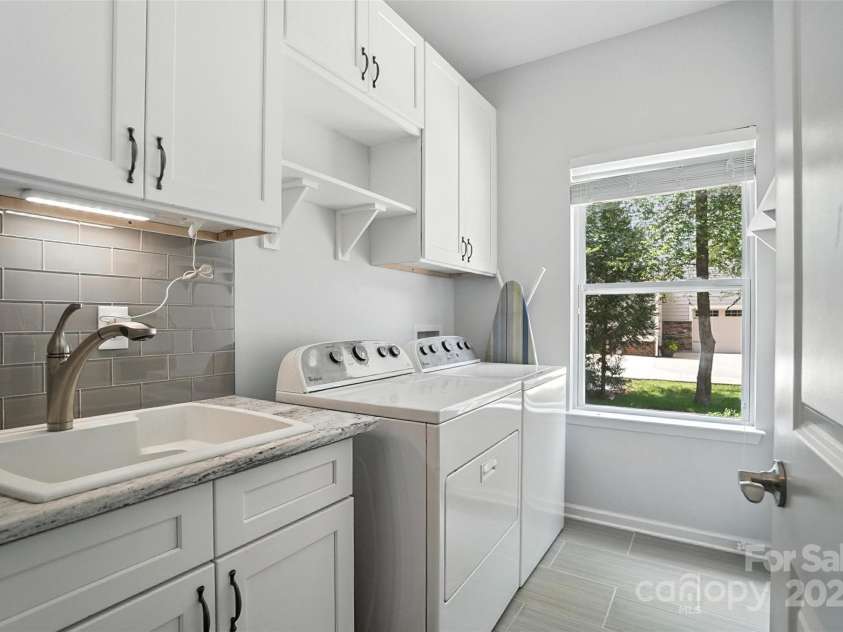 8214 Aspen Court, Charlotte, NC 28227.  MLS# CAR4272999, YatesRealty ID 29302. 