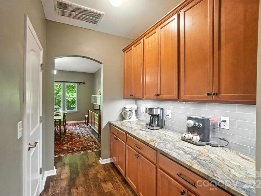 8214 Aspen Court, Charlotte, NC 28227.  MLS# CAR4272999, YatesRealty ID 29302. 