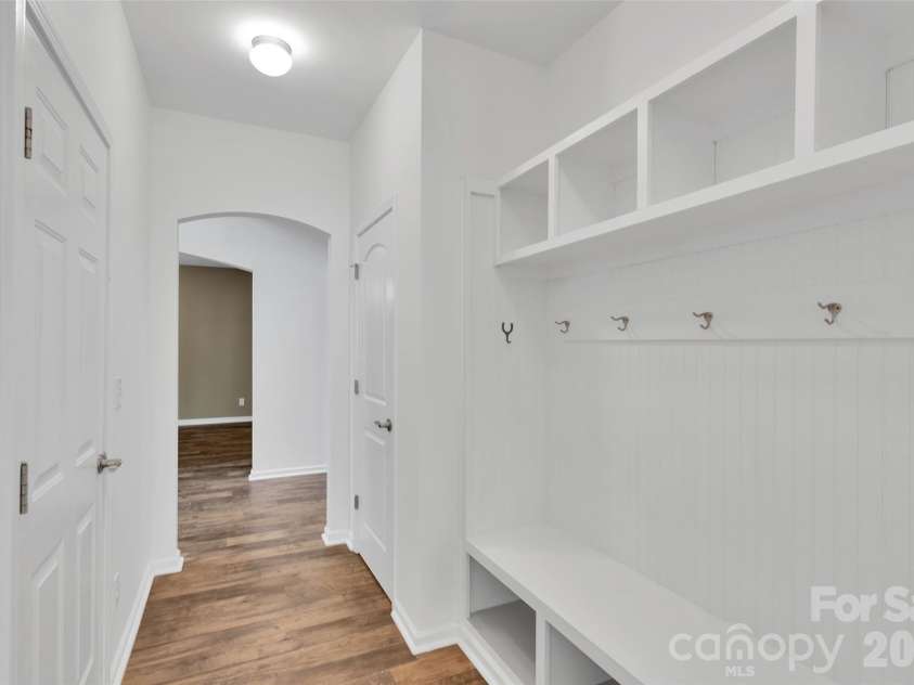 8214 Aspen Court, Charlotte, NC 28227.  MLS# CAR4272999, YatesRealty ID 29302. 