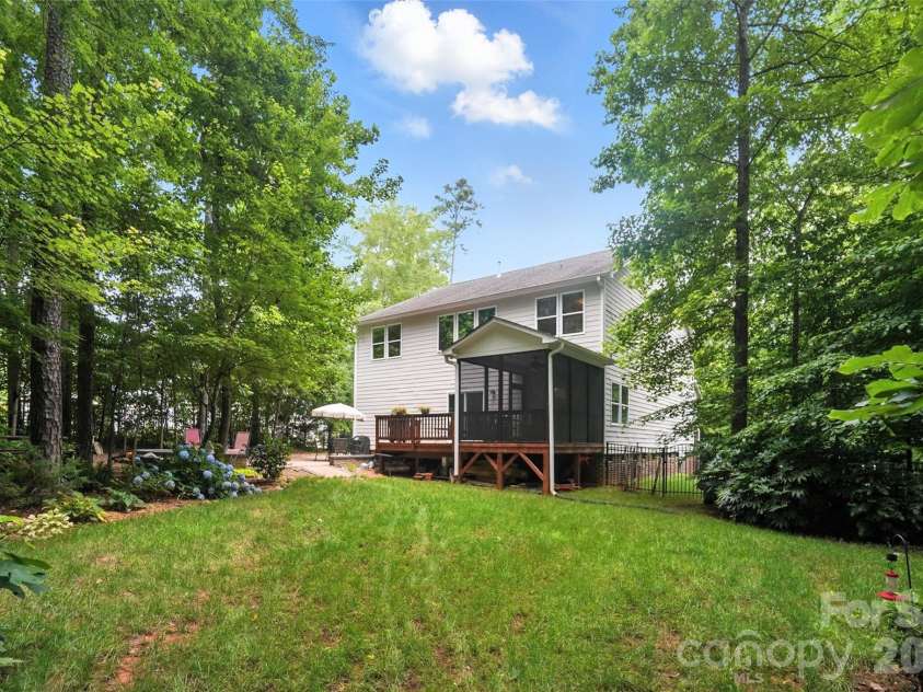 8214 Aspen Court, Charlotte, NC 28227.  MLS# CAR4272999, YatesRealty ID 29302. 