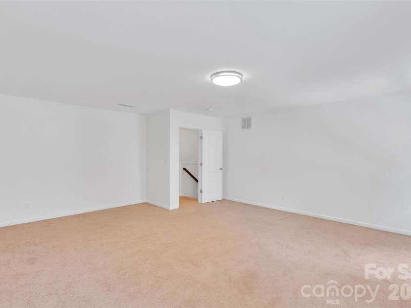 8214 Aspen Court, Charlotte, NC 28227.  MLS# CAR4272999, YatesRealty ID 29302. Bonus Room