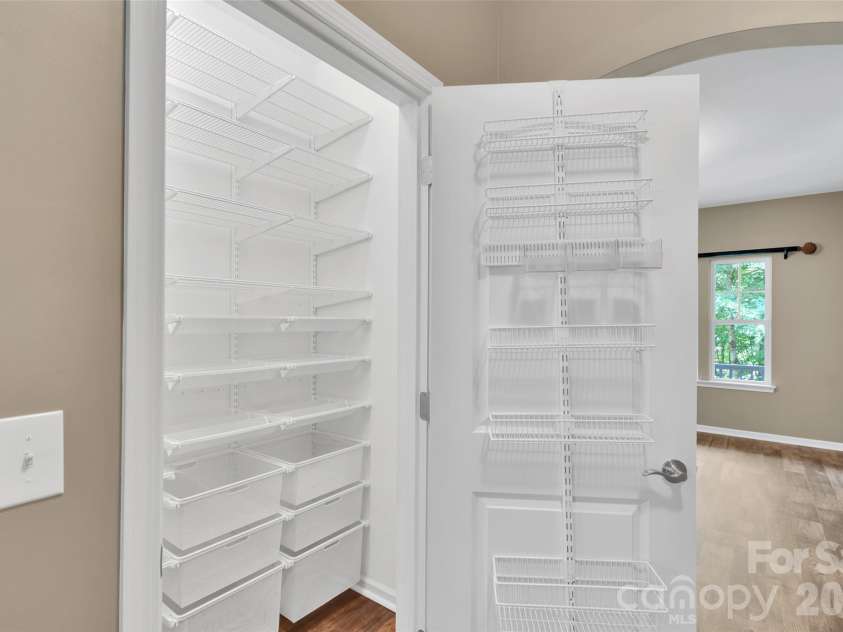 8214 Aspen Court, Charlotte, NC 28227.  MLS# CAR4272999, YatesRealty ID 29302. Custom Pantry