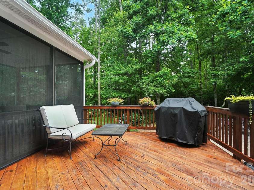 8214 Aspen Court, Charlotte, NC 28227.  MLS# CAR4272999, YatesRealty ID 29302. Deck