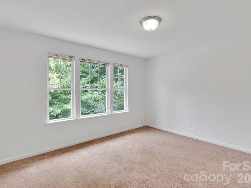 8214 Aspen Court, Charlotte, NC 28227.  MLS# CAR4272999, YatesRealty ID 29302. Junior Suite