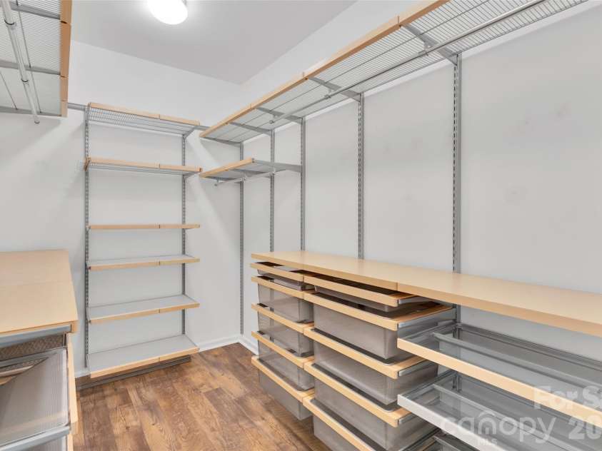 8214 Aspen Court, Charlotte, NC 28227.  MLS# CAR4272999, YatesRealty ID 29302. Primary Closet