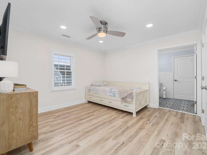 1532 South Point Road, Belmont, NC 28012.  MLS# CAR4229379, YatesRealty ID 29304. 