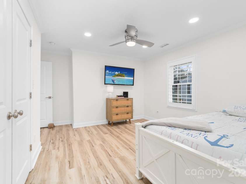 1532 South Point Road, Belmont, NC 28012.  MLS# CAR4229379, YatesRealty ID 29304. 