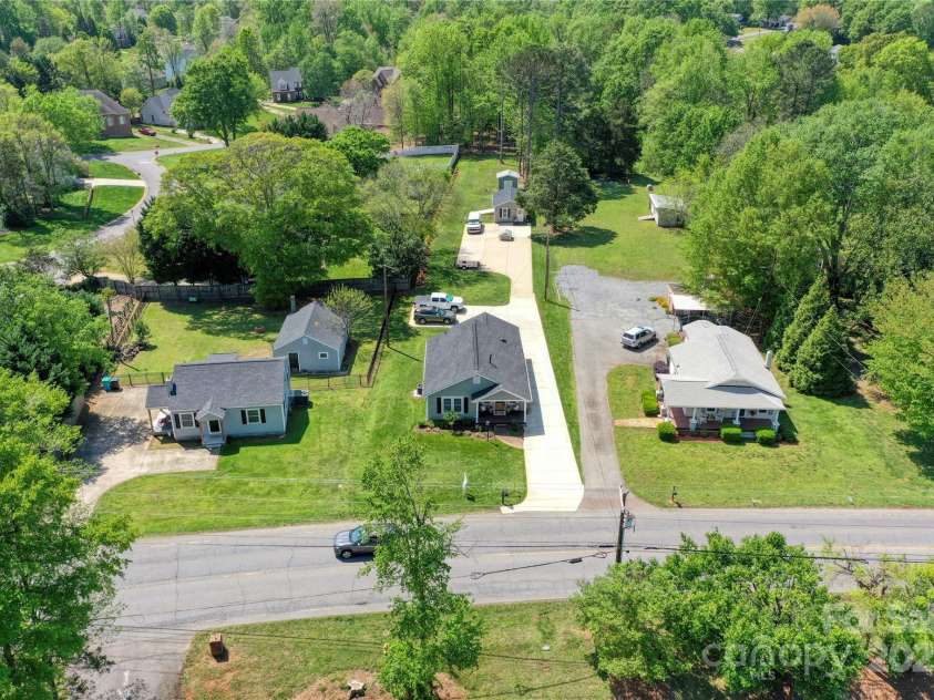 1532 South Point Road, Belmont, NC 28012.  MLS# CAR4229379, YatesRealty ID 29304. 