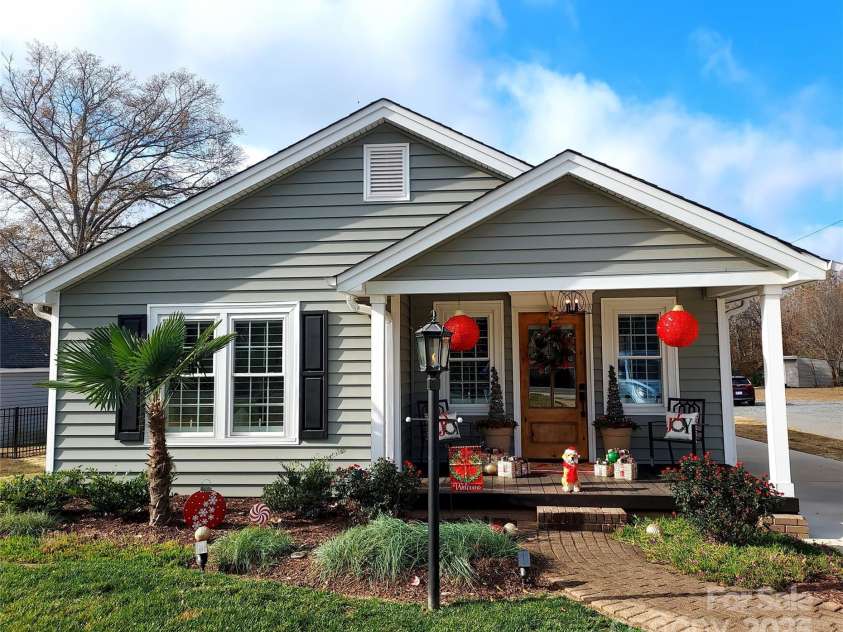 1532 South Point Road, Belmont, NC 28012.  MLS# CAR4229379, YatesRealty ID 29304. 