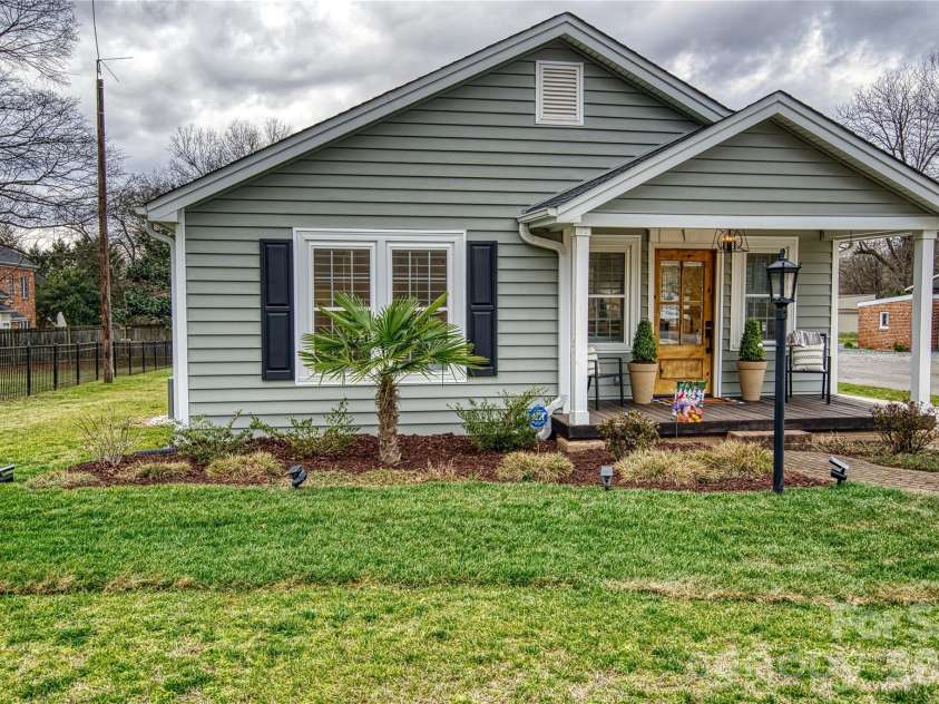 1532 South Point Road, Belmont, NC 28012.  MLS# CAR4229379, YatesRealty ID 29304. 