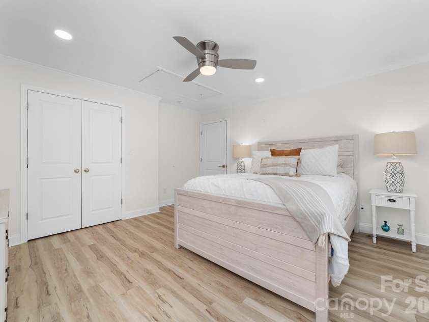 1532 South Point Road, Belmont, NC 28012.  MLS# CAR4229379, YatesRealty ID 29304. 