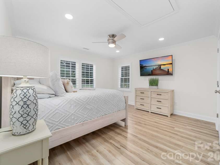 1532 South Point Road, Belmont, NC 28012.  MLS# CAR4229379, YatesRealty ID 29304. 