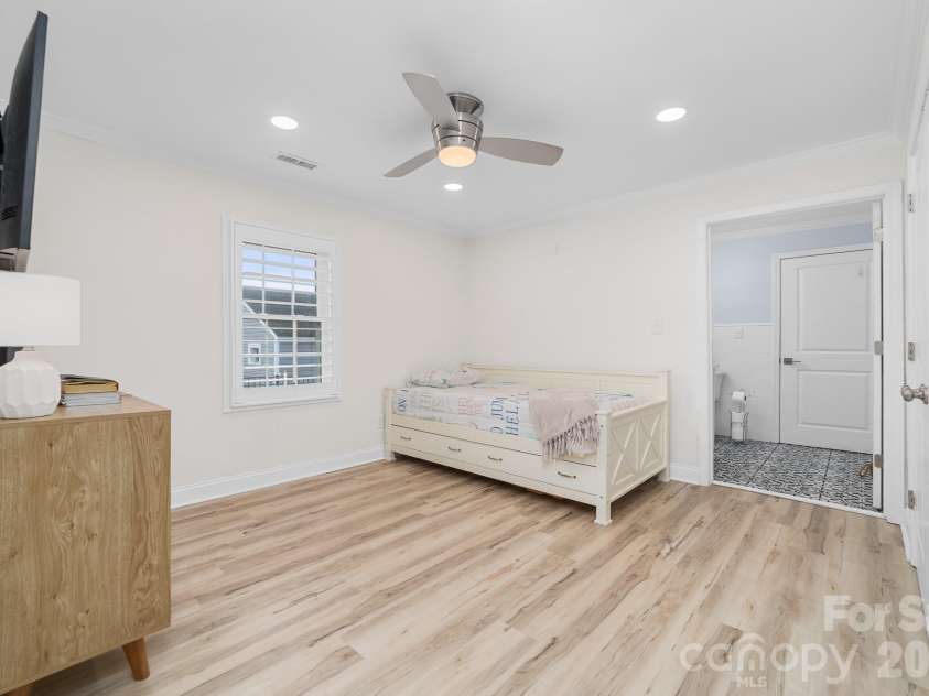 1532 South Point Road, Belmont, NC 28012.  MLS# CAR4229379, YatesRealty ID 29304. 