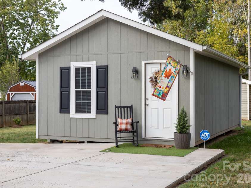 1532 South Point Road, Belmont, NC 28012.  MLS# CAR4229379, YatesRealty ID 29304. 