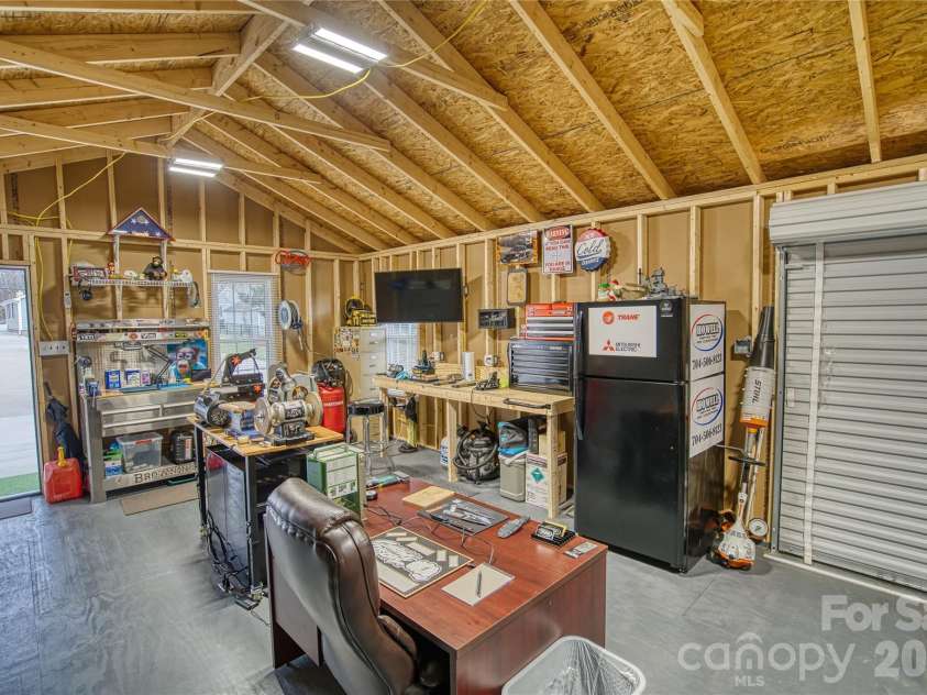 1532 South Point Road, Belmont, NC 28012.  MLS# CAR4229379, YatesRealty ID 29304. Building Interior view 2