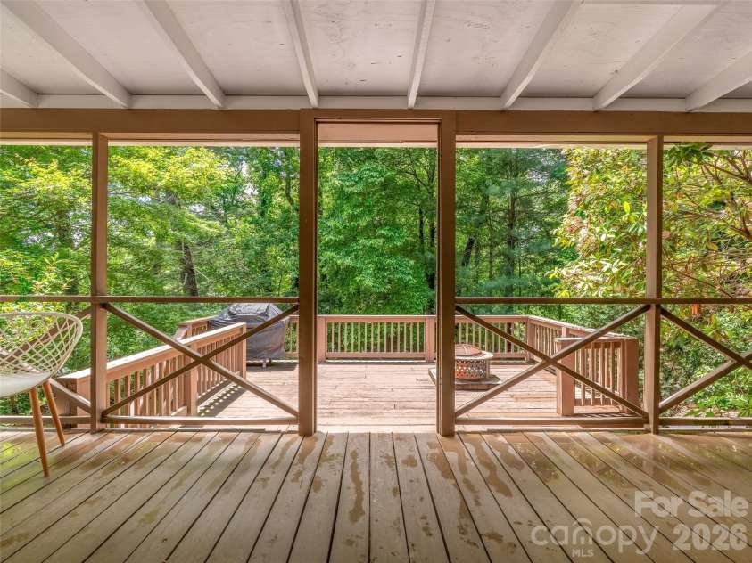 25 Blueberry Lane, Fairview, NC 28730.  MLS# CAR4385890, YatesRealty ID 29305. 