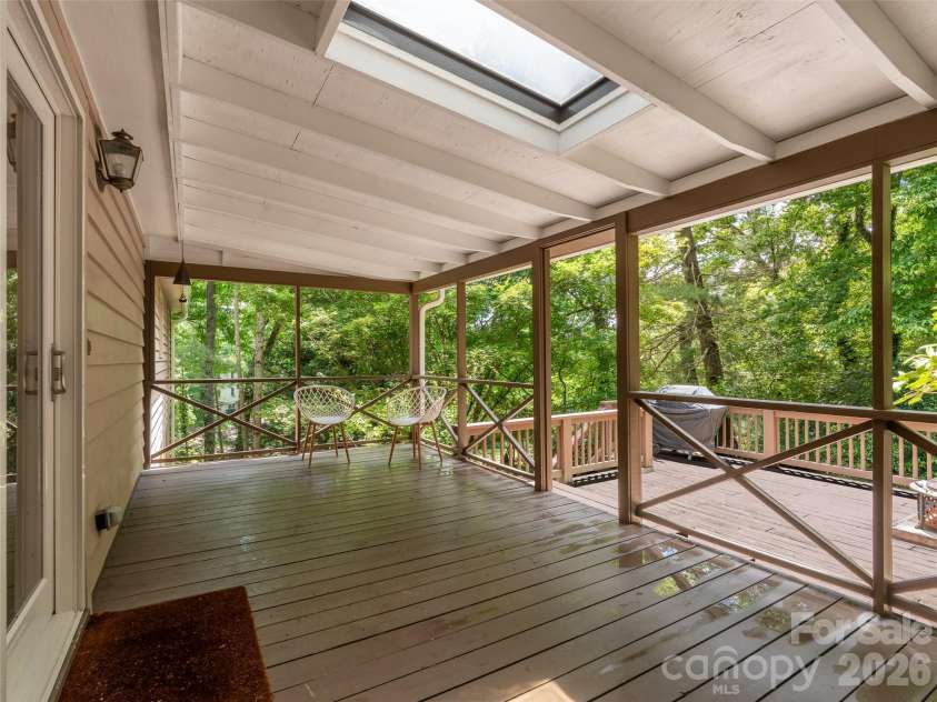 25 Blueberry Lane, Fairview, NC 28730.  MLS# CAR4385890, YatesRealty ID 29305. 