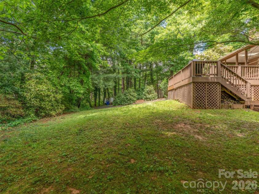 25 Blueberry Lane, Fairview, NC 28730.  MLS# CAR4385890, YatesRealty ID 29305. 