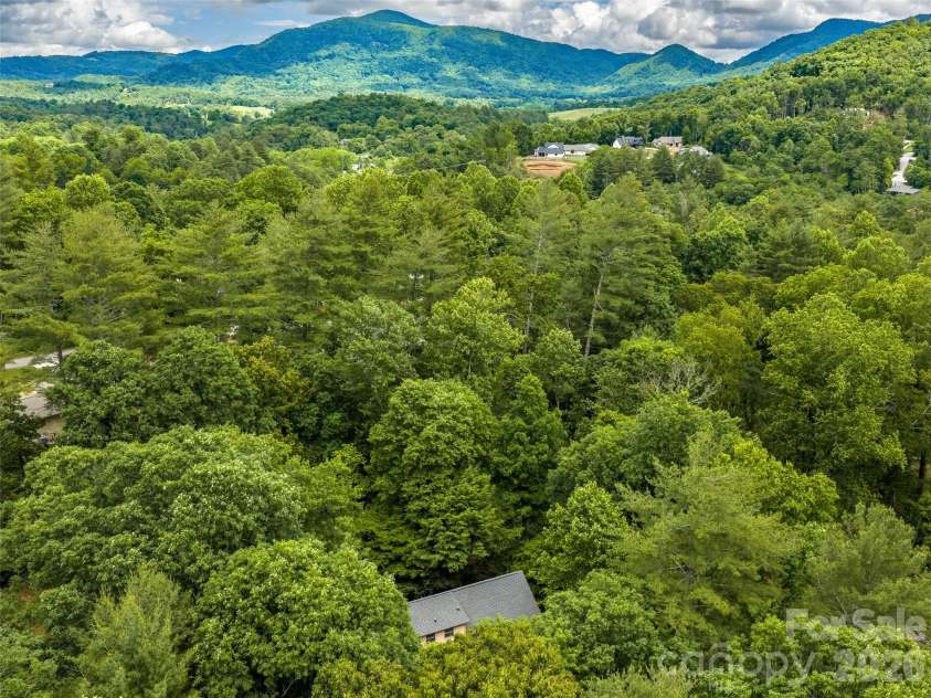 25 Blueberry Lane, Fairview, NC 28730.  MLS# CAR4385890, YatesRealty ID 29305. 