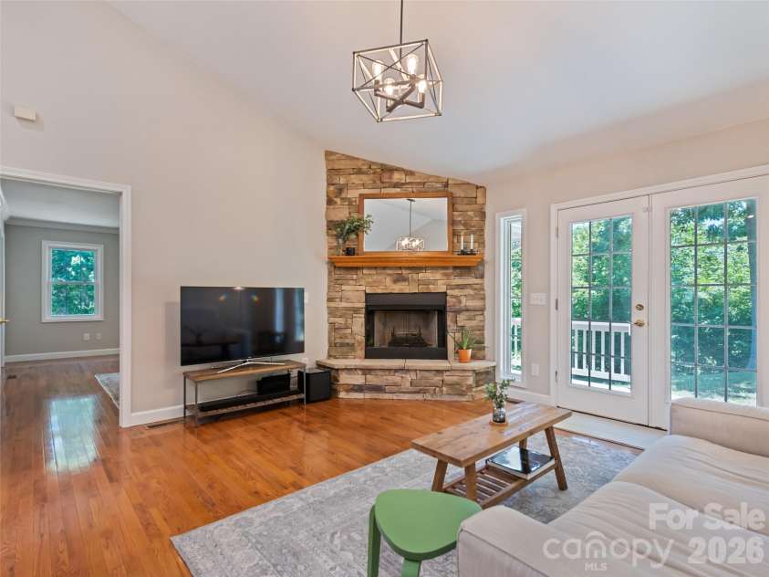 283 Blake Drive, Canton, NC 28716.  MLS# CAR4390293, YatesRealty ID 29306. 