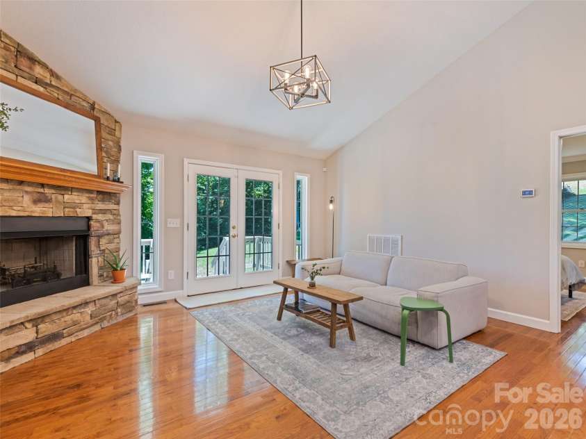 283 Blake Drive, Canton, NC 28716.  MLS# CAR4390293, YatesRealty ID 29306. 