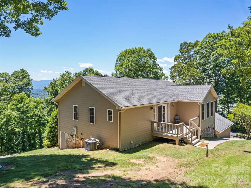 283 Blake Drive, Canton, NC 28716.  MLS# CAR4390293, YatesRealty ID 29306. 
