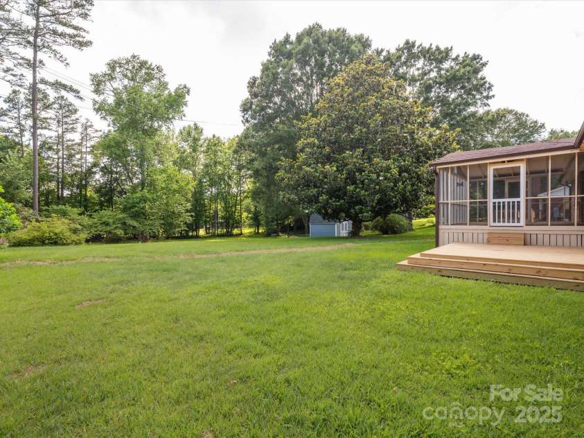 10728 Forest Drive, Matthews, NC 28105.  MLS# CAR4271015, YatesRealty ID 29307. 