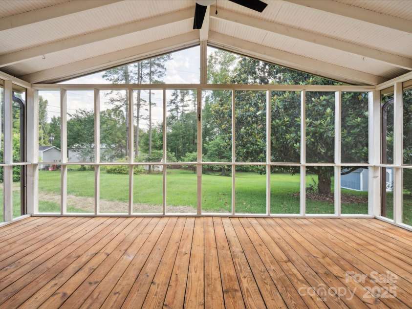 10728 Forest Drive, Matthews, NC 28105.  MLS# CAR4271015, YatesRealty ID 29307. 