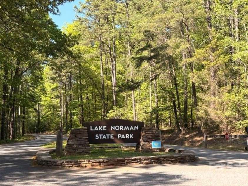 136 Windemere Isle Road, Statesville, NC 28677.  MLS# CAR4362583, YatesRealty ID 29307. 