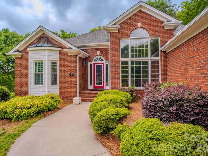 136 Windemere Isle Road, Statesville, NC 28677.  MLS# CAR4362583, YatesRealty ID 29307. 